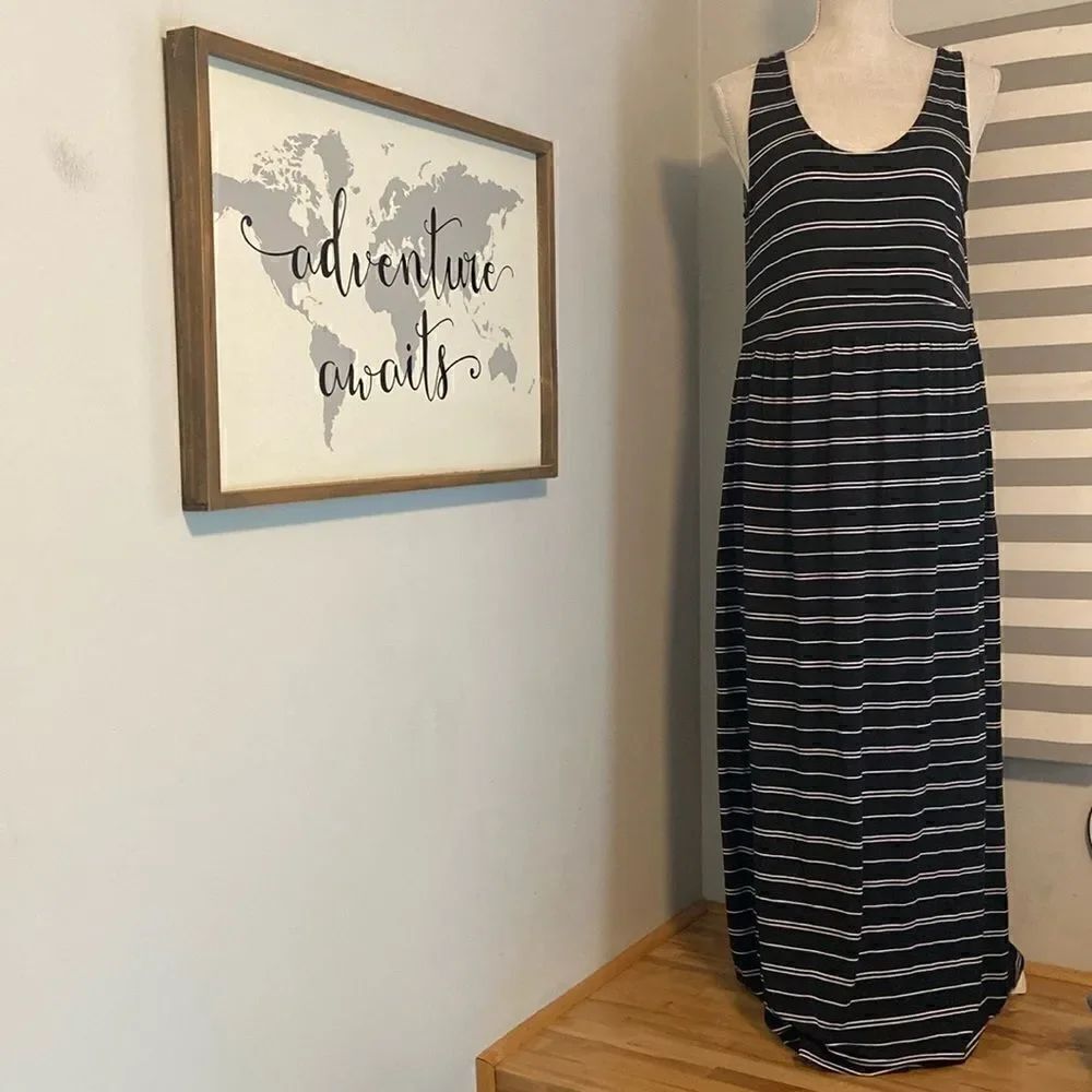 Athleta Black & White Striped Maxi Athleisure Travel Dress Size Large